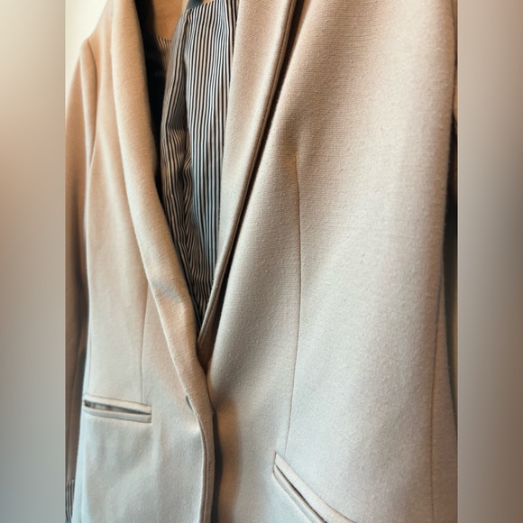 F21 Cotton Blazer with Pinstripe Lining - Picture 4 of 9